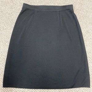Exclusive Misook Black skirt with elastic waist Size-Medium